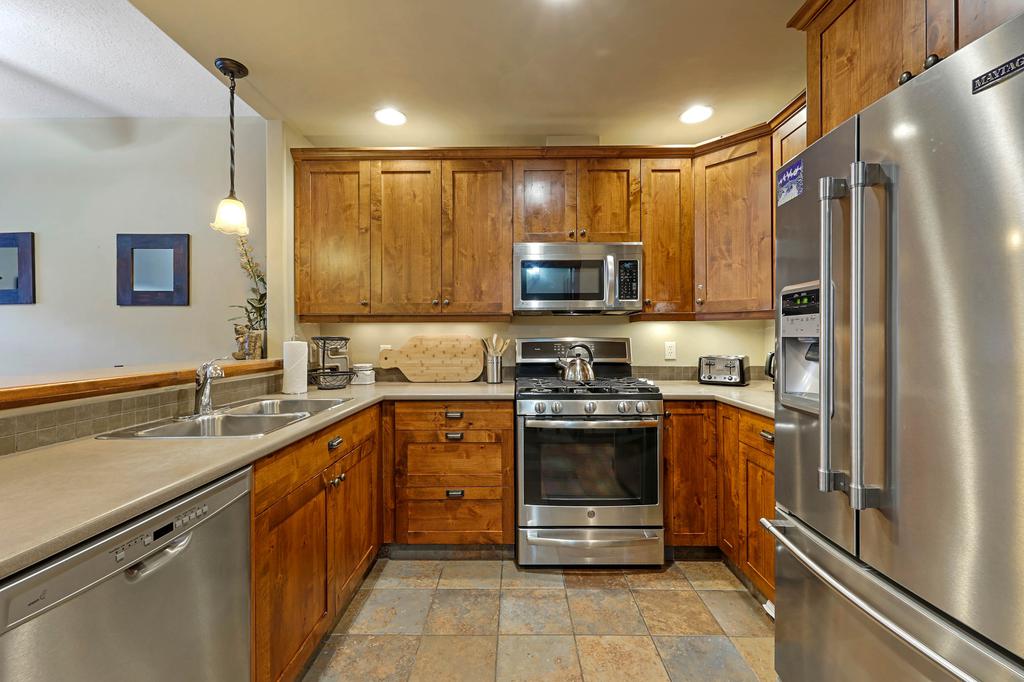 Trapper's Landing 39 at Sun Peaks Resort hosted by Top of the Mountain